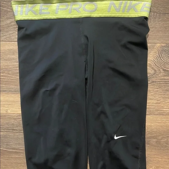 Nike Pro Black Leggings - Picture 2 of 5